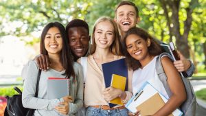 O planejamento de RH para 2026 exige um novo olhar sobre a base. Descubra as 3 prioridades para transformar estagiários e aprendizes em talentos de alta performance na sua empresa.